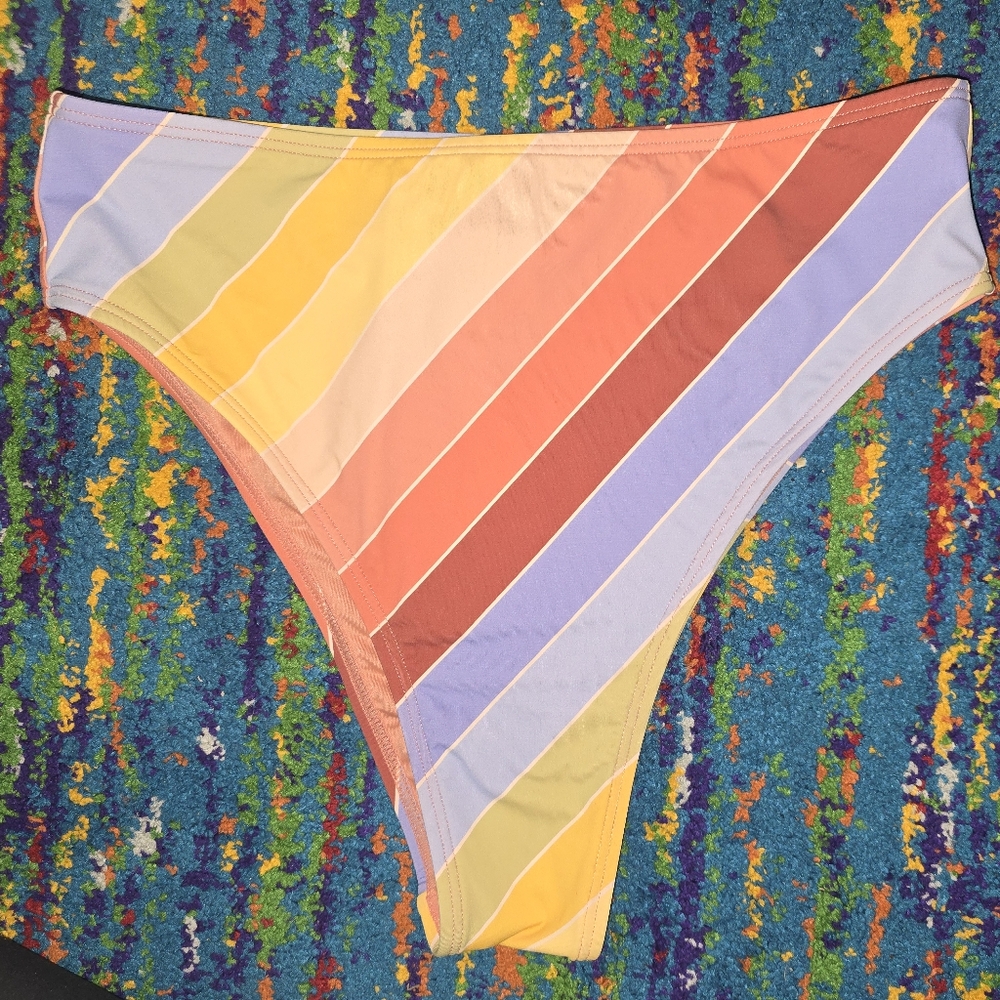 NWT Billabong: Brighter Daze Rise High Bikini Bottoms Size MD